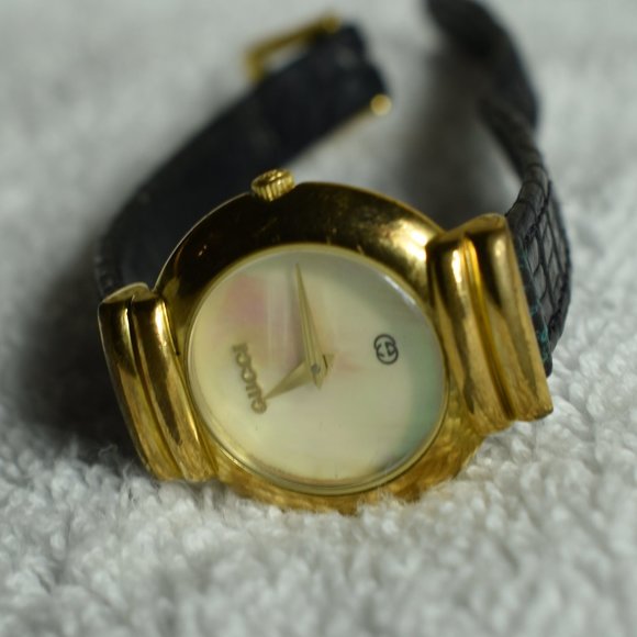 Gucci Watch 14k Gold w Leather Band M.O.P. Face main image 16